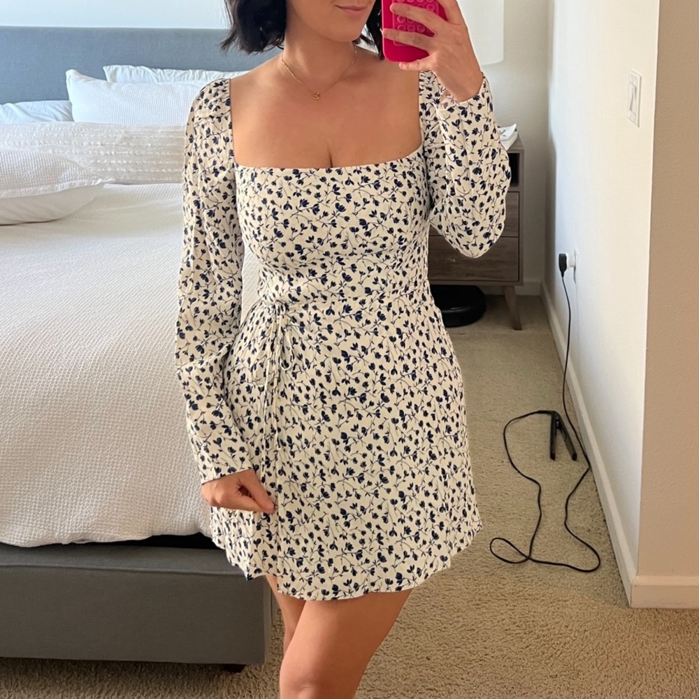 Reformation Blue White Floral Long Sleeve Dress Size 4